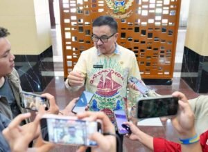 sekda sulsel jufri rahman menyampaikan dukungan pembatasan media sosial anak di sulawesi selatan