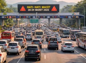 kementerian perhubungan memantau pergerakan arus balik lebaran di jalan tol indonesia