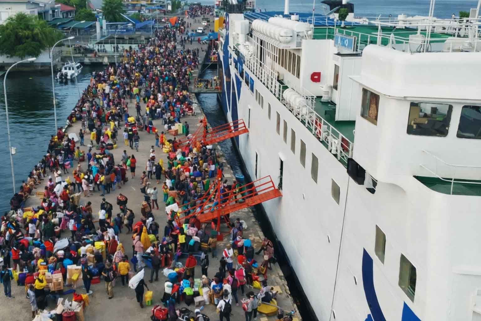 arus balik penumpang di pelabuhan parepare mencapai 5000 orang dipantau wakil wali kota dan forkopimda memastikan keamanan dan kelancaran perjalanan