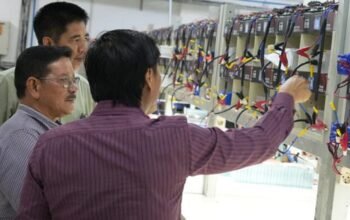 wagub kaltara ingkong ala meninjau pabrik energi surya di pasuruan