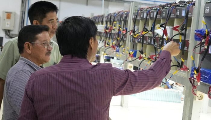 123 Desa Kaltara Belum Berlistrik, Ingkong Ala Tinjau Pabrik Energi Surya di Pasuruan