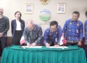 perwakilan bmkg dan cls menandatangani dokumen mms-2 di jakarta kamis 2 april 2026 untuk penguatan sistem cuaca maritim indonesia