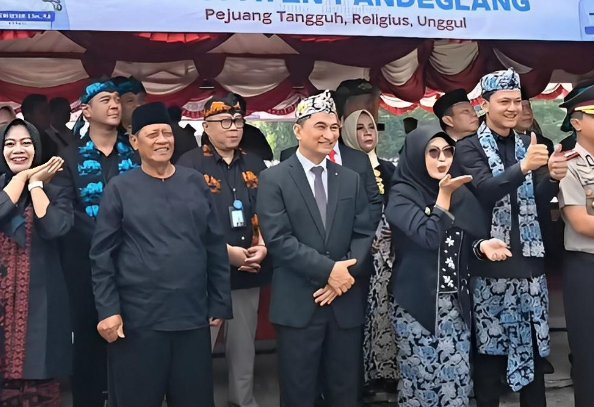 wakil gubernur banten achmad dimyati natakusumah menghadiri hut pandeglang di alun-alun pandeglang