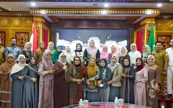 ketua tp pkk aceh marlina muzakir menghadiri kegiatan dekranasda di banda aceh untuk pemulihan pengrajin terdampak bencana