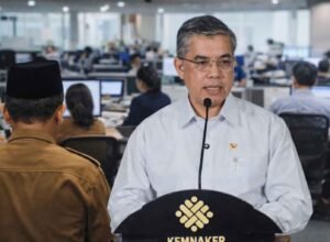 menteri ketenagakerjaan yassierli menetapkan kebijakan wfh nasional di jakarta
