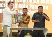wali kota parepare menyerahkan laporan keuangan daerah di makassar