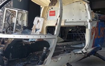 artefak helikopter rusak akibat tsunami di museum tsunami aceh banda aceh