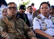 nyanyang harus pratamura bersama kepala bakamla ri irvansyah di batam