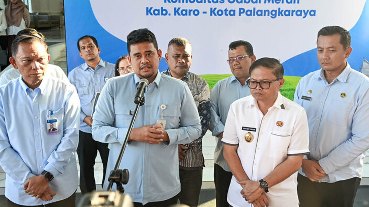 gubernur sumut bobby nasution melepas pengiriman cabai merah karo ke palangkaraya