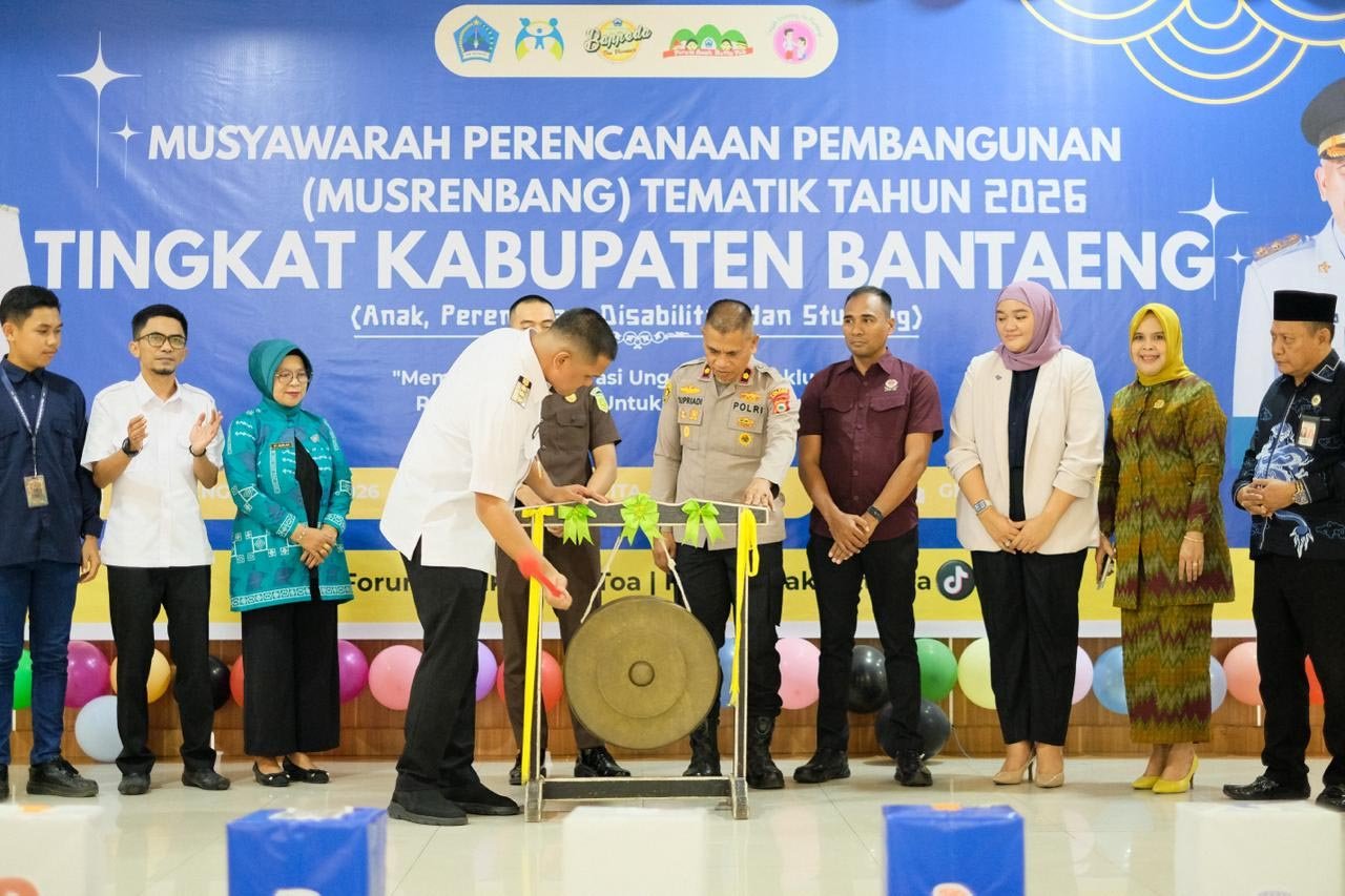 bupati bantaeng m fathul fauzy nurdin membuka musrenbang tematik di gedung balai kartini