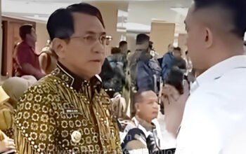bupati padang pariaman berdiskusi dalam pertemuan resmi terkait strategi pertanian dan kekeringan