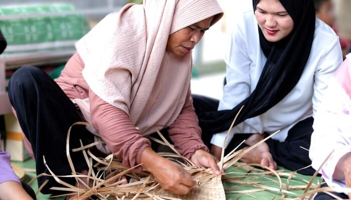 Daun Nipah Jadi “Emas Baru” di Babel, Peluang Usaha Ibu-ibu Pesisir Tembus Pasar Nasional