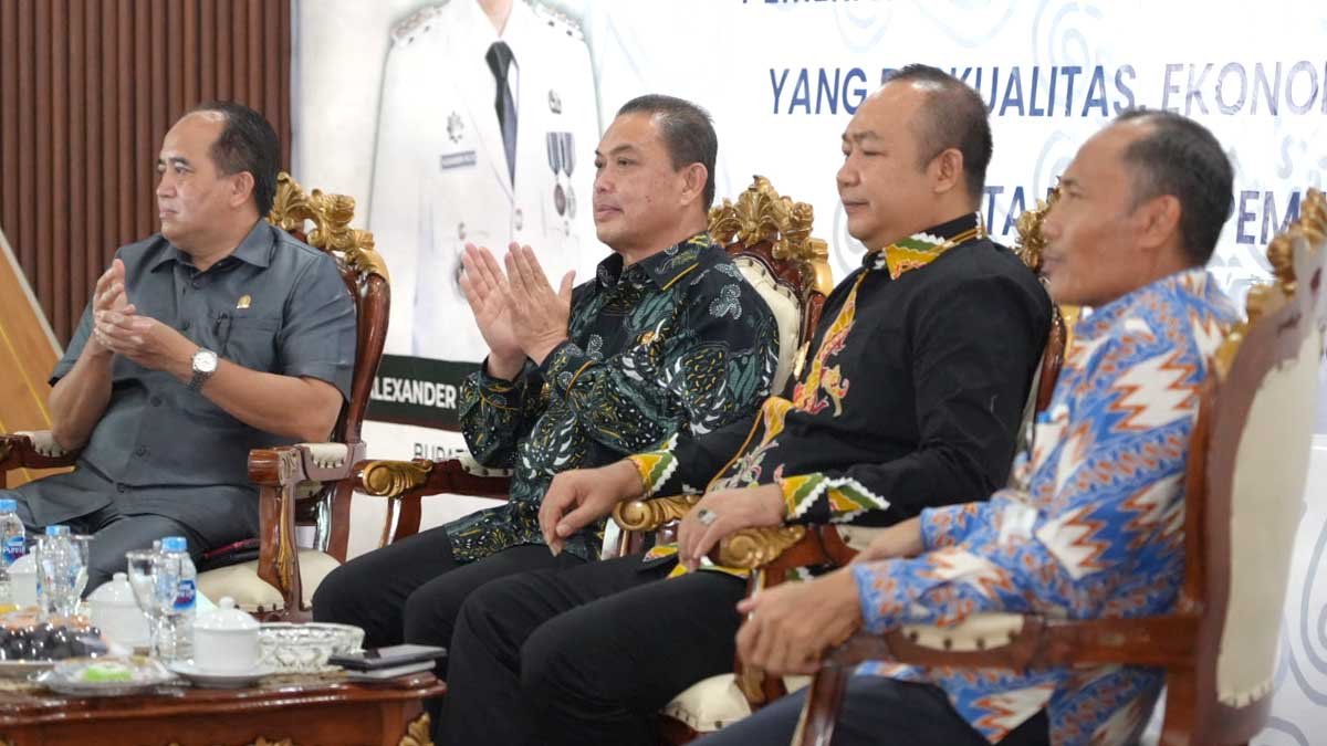 gubernur kalbar ria norsan saat musrenbang bahas dana desa dan anggaran daerah