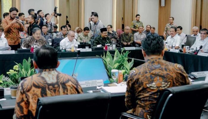 Gus Ipul Usul Bansos Diperluas untuk Jaga Daya Beli Warga Rentan