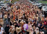 29.830 Warga Pecahkan Rekor Jalan Santai HUT Lutra