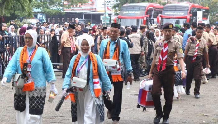 526 Jamaah Haji Pinrang Berangkat Bertahap, Kloter 8 Dilepas Pertama