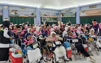 jamaah calon haji kampar berangkat embarkasi batam