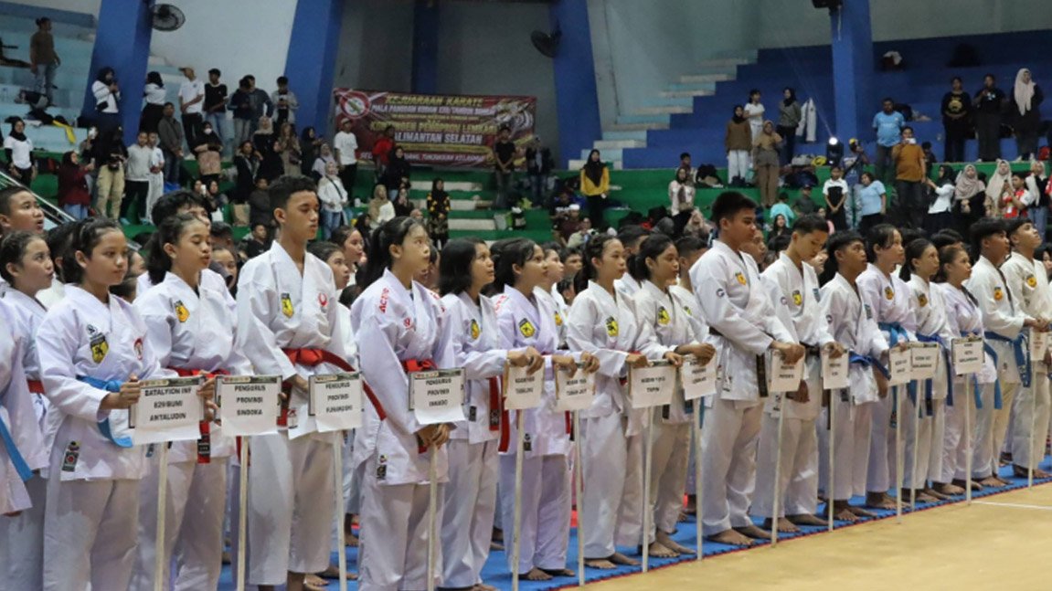 karateka mengikuti kejuaraan karate pangdam kalselteng 2026