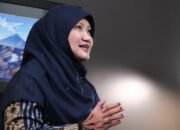 ketua fraksi pks dprd jawa timur lilik hendarwati menyampaikan pandangan lkpj gubernur jawa timur 2025