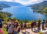 kunjungan wisatawan di danau toba sumatera utara