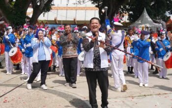 pelajar drumband tampil saat pembukaan lso lampung 2026