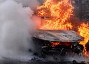 mobil listrik hyundai kona terbakar di gresik tanpa petugas damkar