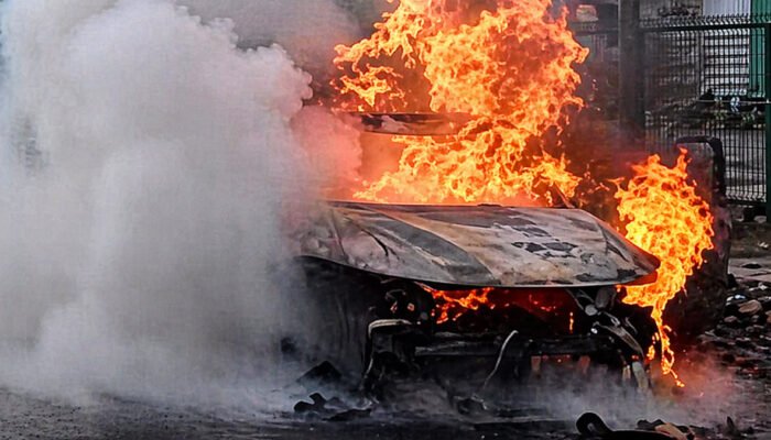 Mobil Listrik Terbakar di Gresik, Sempat Muncul Peringatan Sistem sebelum Api Membesar