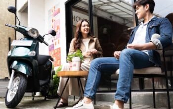 motor listrik YADEA OSTA pintar fitur lengkap harga Rp19 jutaan di Indonesia