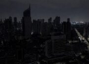 pemadaman lampu jakarta 25 april 2026 di kawasan gedung tinggi malam hari