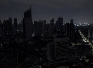 pemadaman lampu jakarta 25 april 2026 di kawasan gedung tinggi malam hari