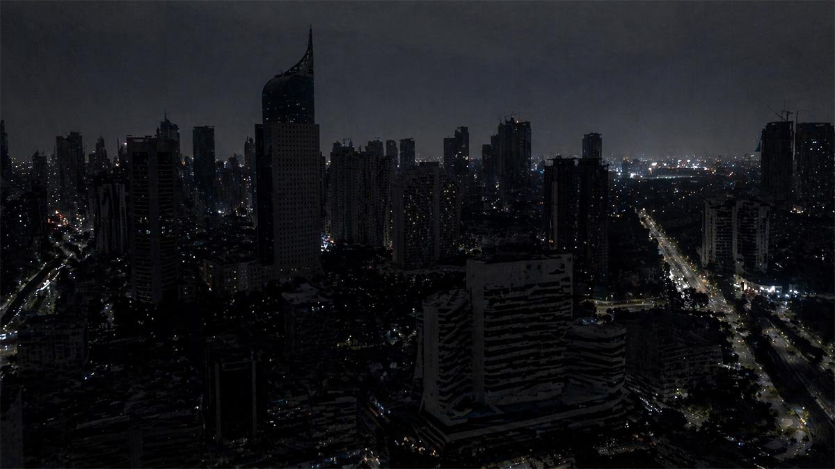 pemadaman lampu jakarta 25 april 2026 di kawasan gedung tinggi malam hari
