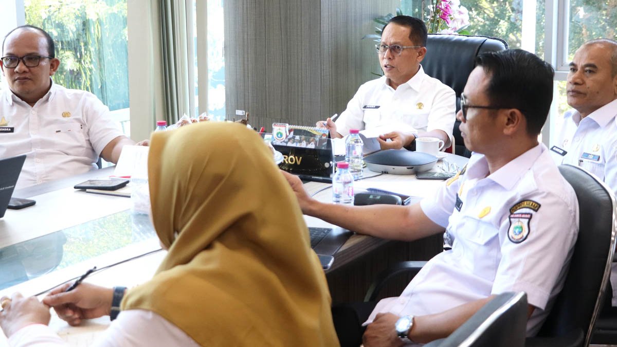 sekda sulbar junda maulana memimpin rakor kpk terkait pengaduan korupsi wbs