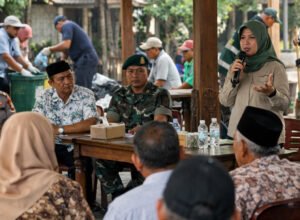 Pengelolaan Sampah Laweyan Mulai Berdampak, Warga Kini Pilah dari Rumah sosialisasi pengelolaan sampah di kelurahan laweyan solo