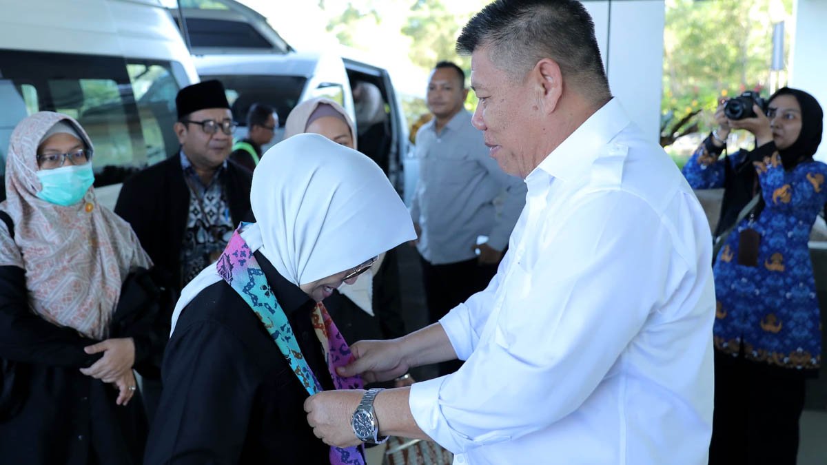 gubernur babel menyambut ketua komisi x dpr hetifah sjaifudian di pangkalpinang