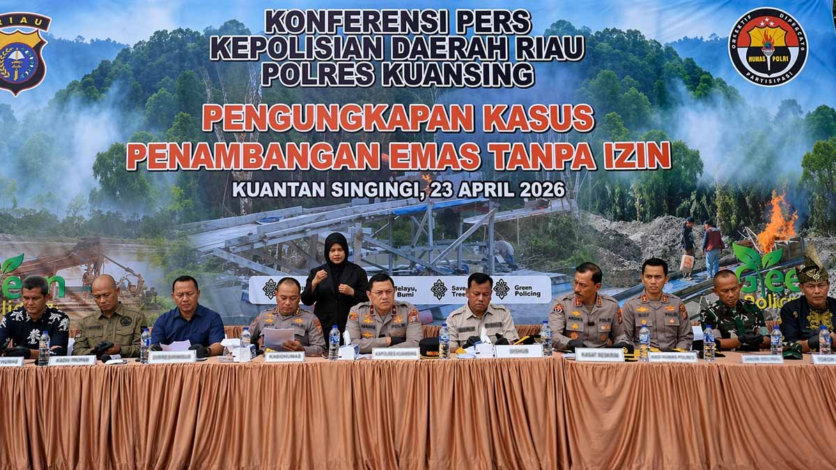 konferensi pers pengungkapan peti di kuantan singingi oleh polda riau