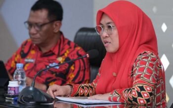 bupati gowa sitti husniah talenrang menyampaikan paparan lahan sawah di baruga karaeng pattingalloang kantor bupati gowa