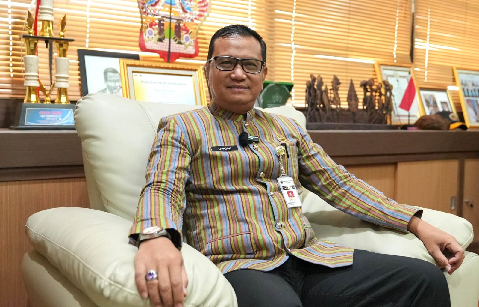 asisten administrasi sekda jawa tengah dhoni widianto memberi keterangan aturan absensi asn sinaga di kantor pemprov jawa tengah