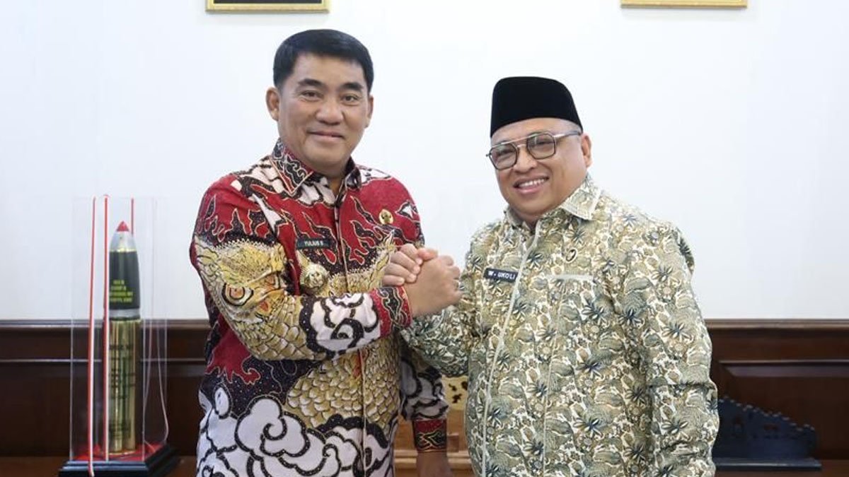 gubernur sulut yulius selvanus membahas subsidi haji daerah