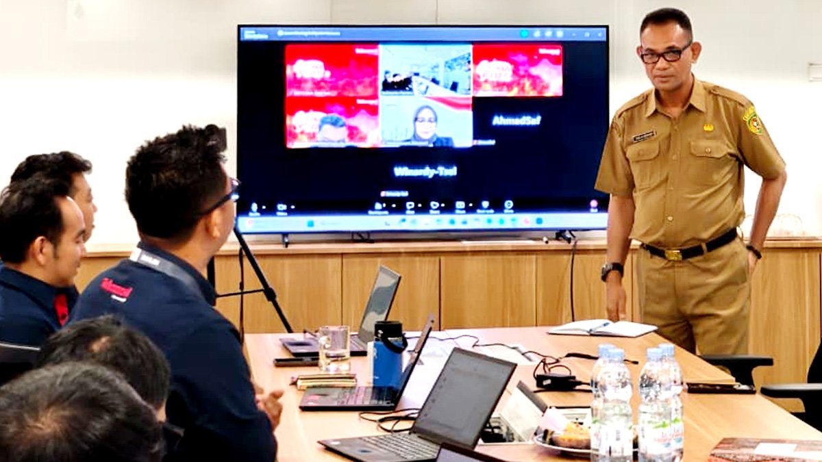 titus renwarin kominfo maluku rapat percepatan jaringan 3t dan atasi blank spot di ambon