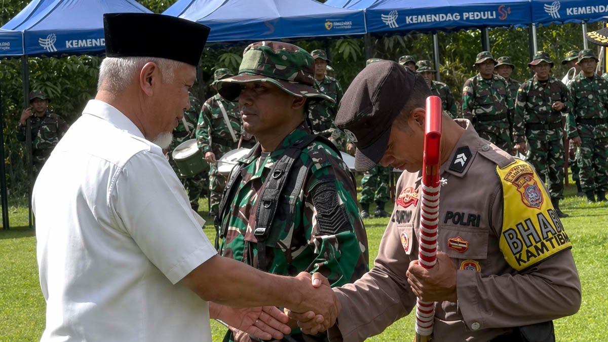gubernur sumatera barat mahyeldi membuka tmmd padang pariaman bersama tni dan polri