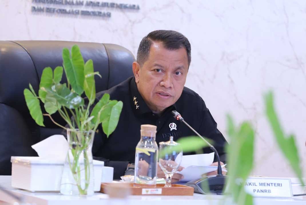wakil menteri panrb menyampaikan penetapan hari pelayanan publik nasional di jakarta