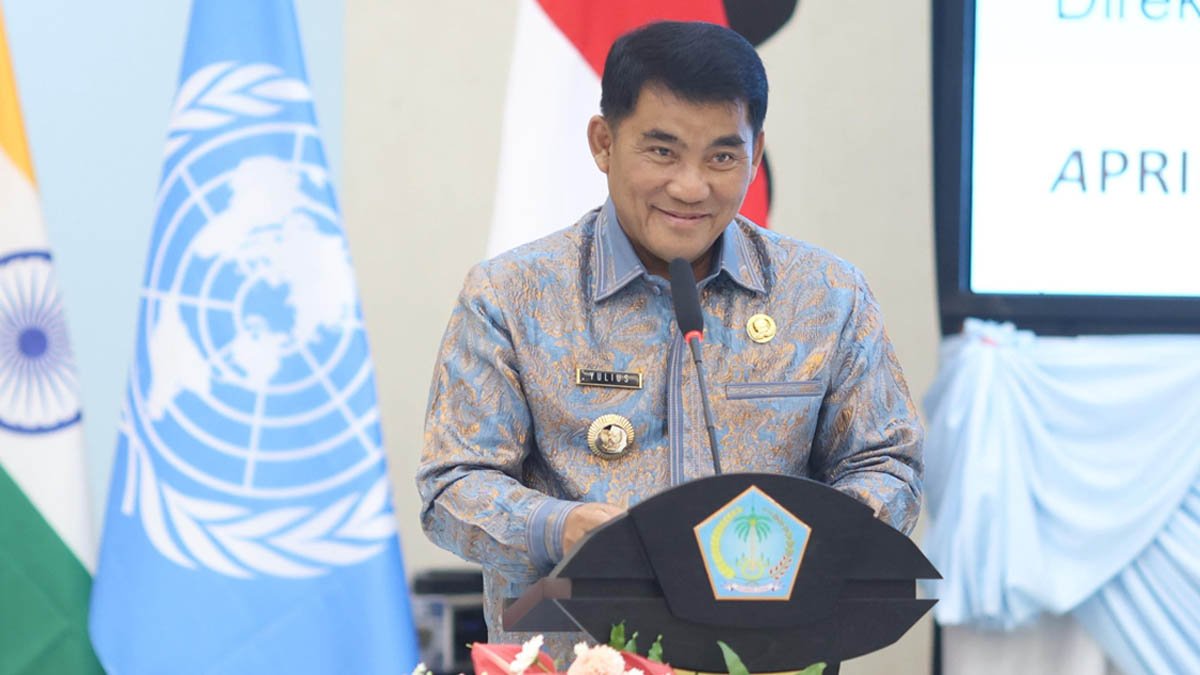 yulius selvanus pidato ekonomi biru sulut di forum 13 negara dan pbb di manado
