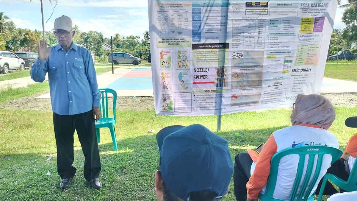 mulyadi benteng membawakan materi pelatihan pestisida terbatas di luwu utara