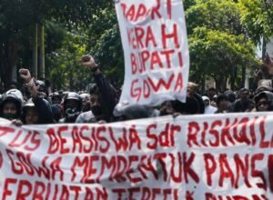 DPRD Gowa Beri 3 Hari ke Husniah Talenrang, Opsi Hak Angket Dibuka demo dprd gowa terkait klarifikasi husniah talenrang