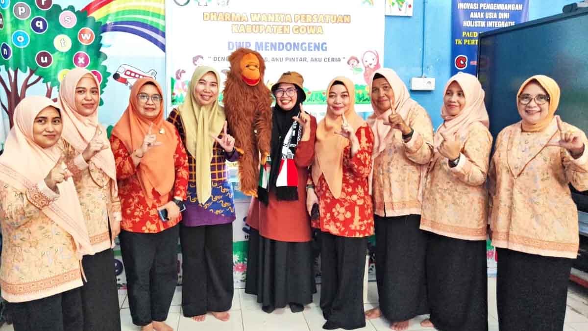 dwp gowa menggelar kegiatan mendongeng anak di tk pertiwi sungguminasa