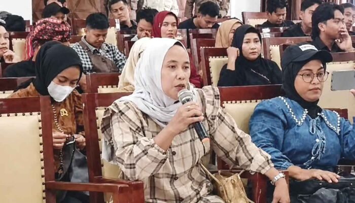 53,43 Persen Jalan Sinjai Rusak, Warga Pakokko Mengadu soal Akses Hasil Kebun dan Sekolah