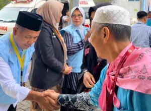 Dinkes Pekanbaru mendampingi 237 jemaah haji menuju Embarkasi Batam