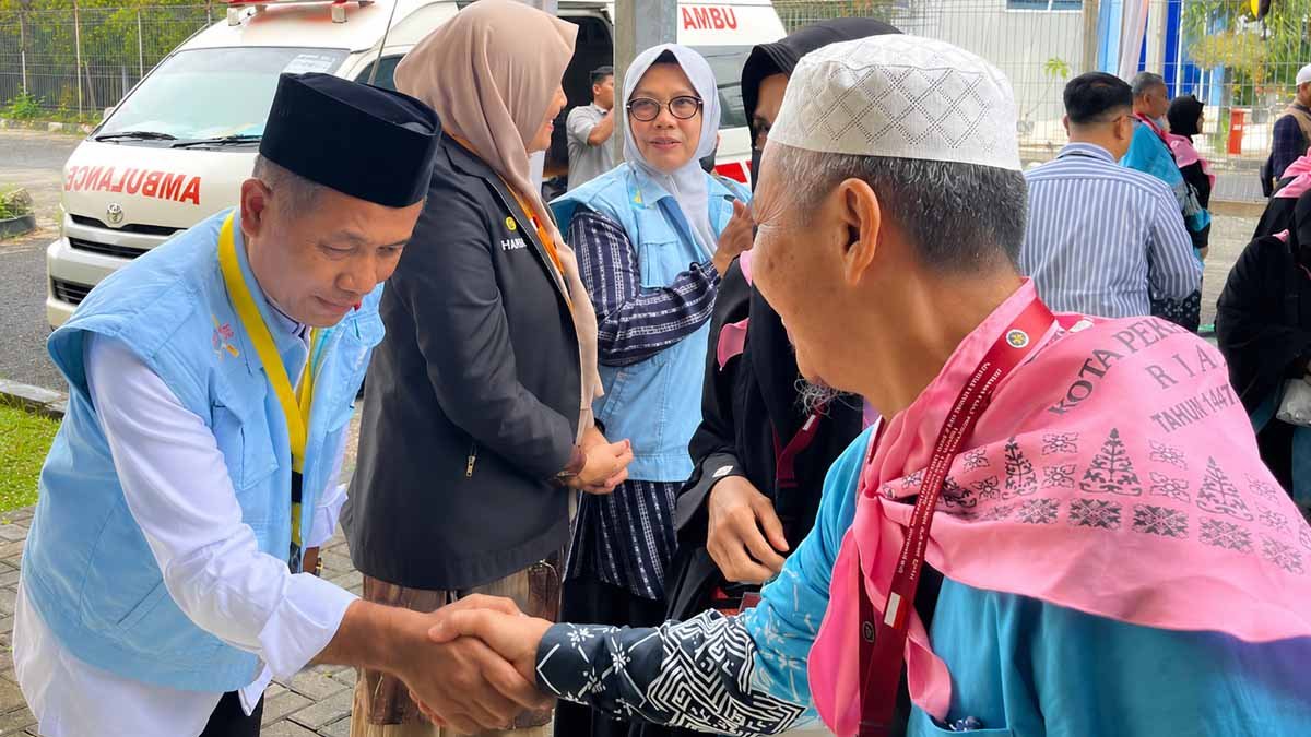 Dinkes Pekanbaru mendampingi 237 jemaah haji menuju Embarkasi Batam