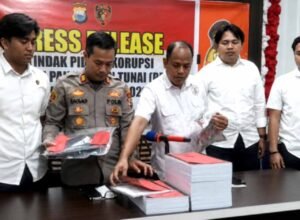 Dua tersangka kasus korupsi BPNT Enrekang diserahkan ke jaksa setelah perkara masuk Tahap II