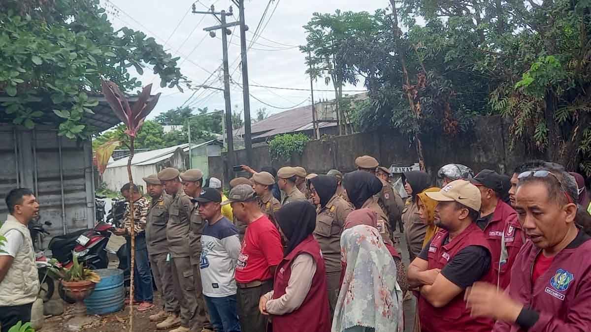 lapak samping tol barawajah panakkukang ditertibkan